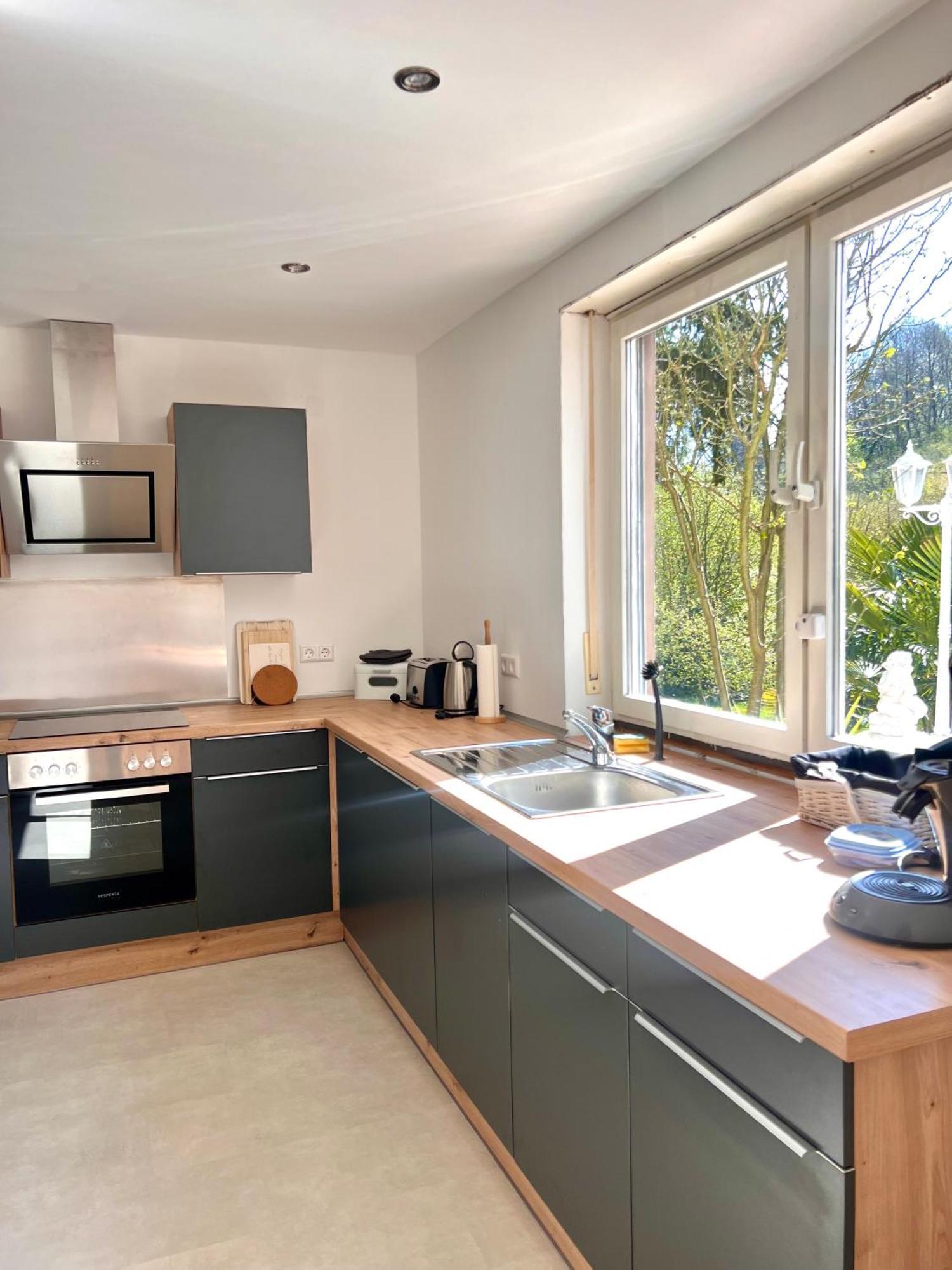 Privates Ferienhaus Mit Pool & Whirlpool Zentral In Bad Duerkheim Ngoại thất bức ảnh